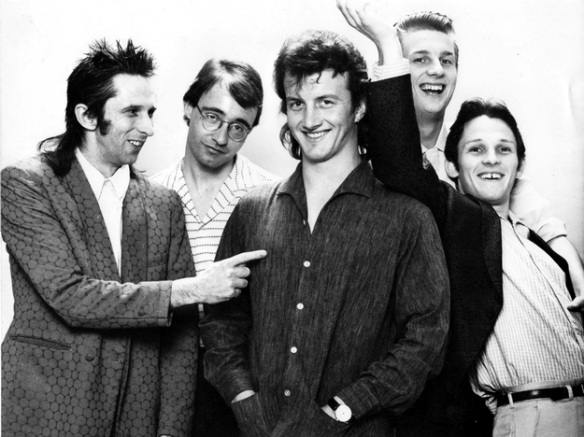 Mental As Anything - Live It Up 